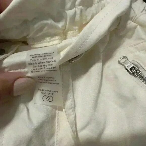 111. Calia Woven Paperbag High Rise Shorts Women size Medium - Picture 4 of 5